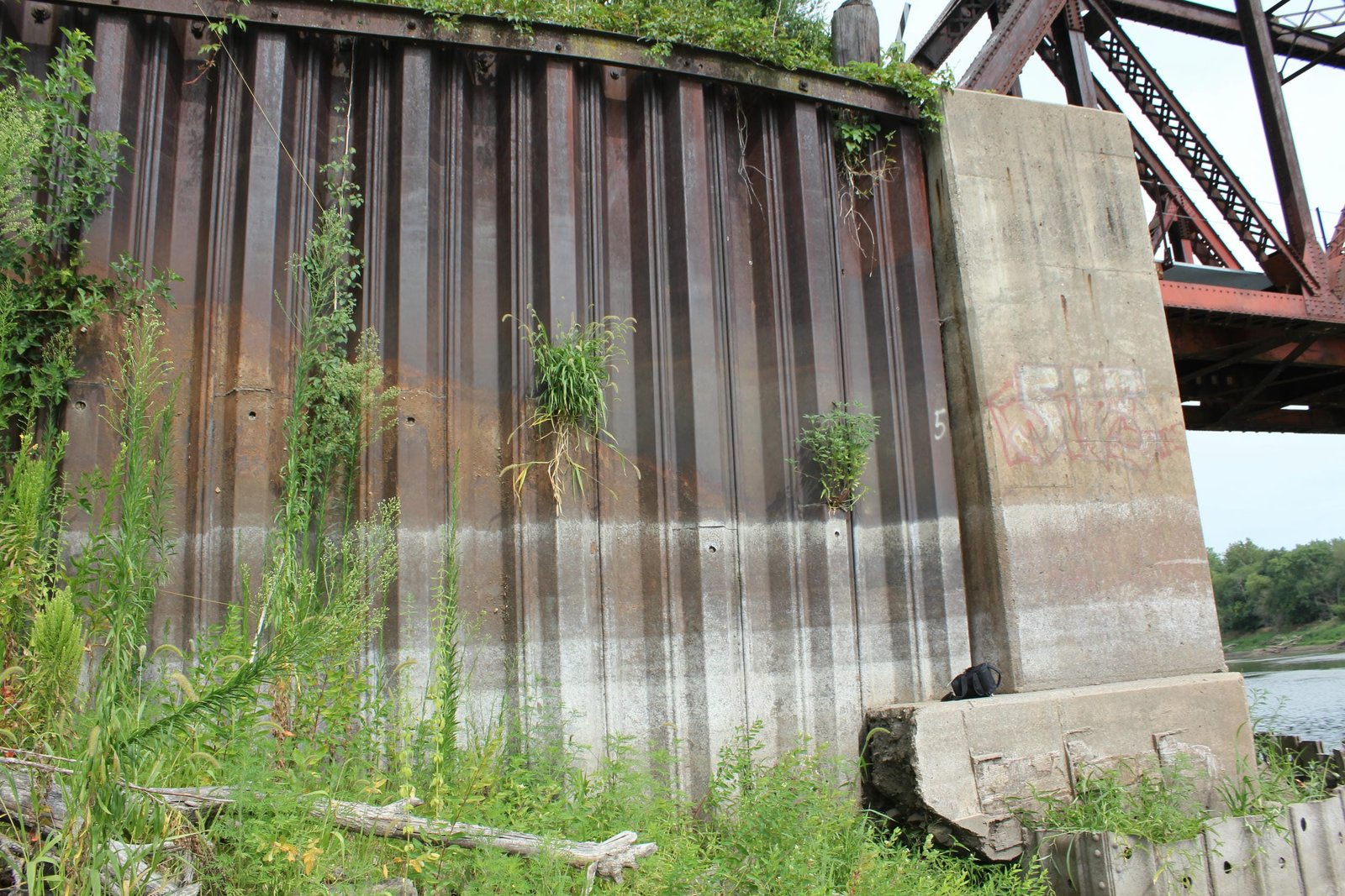 North abutment